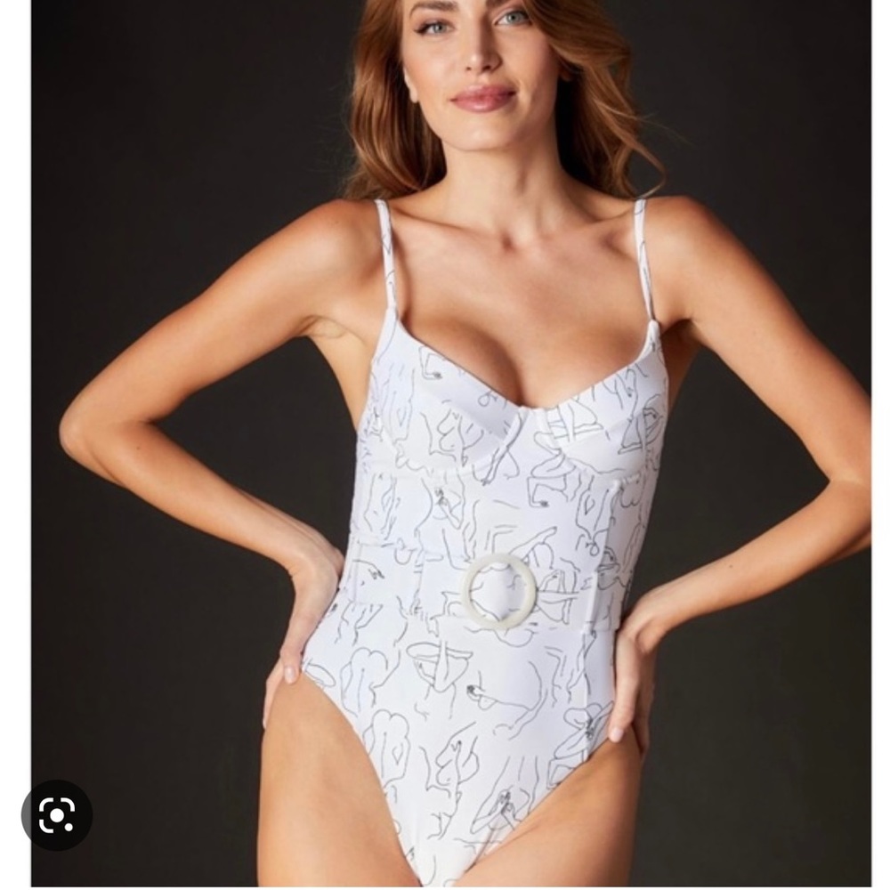 NWT weworewhat silhouette one piece w adjustable belt. Never worn!